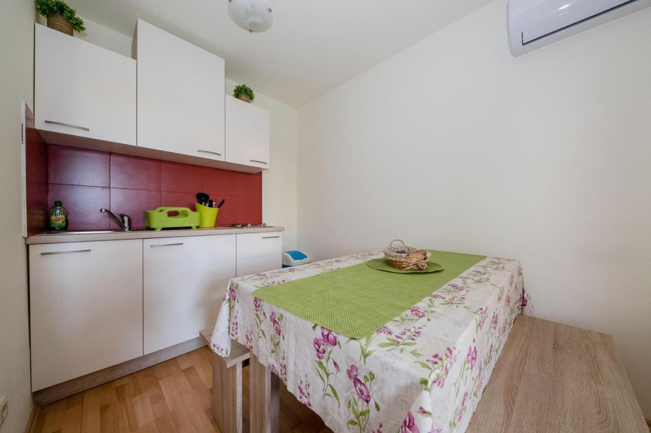 Guesthouse Sime Kolan Kültér fotó